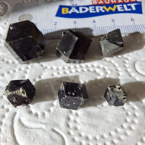 Andradit granat kristalle - granat,